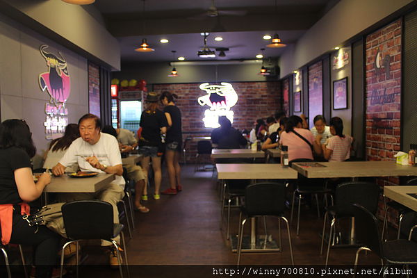 卡帕卡巴Capa Kaba-原味炭火牛排(士林基河總店):台北 士林夜市 【非凡大探索報導 炭火烤排超正點! 】卡帕卡巴Capa Kaba-原味炭火牛排(士林基河總店)捷運劍潭站