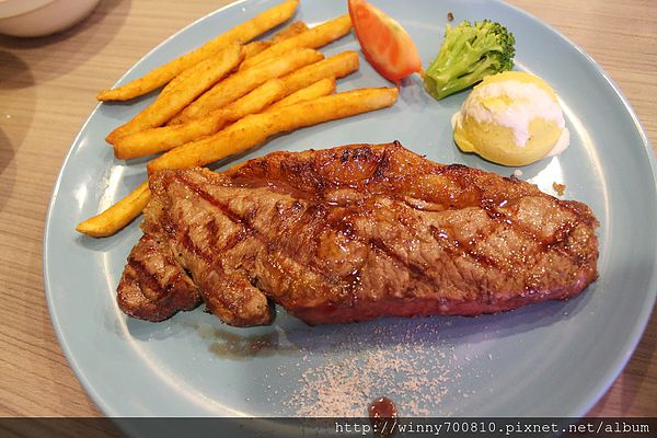 卡帕卡巴Capa Kaba-原味炭火牛排(士林基河總店):台北 士林夜市 【非凡大探索報導 炭火烤排超正點! 】卡帕卡巴Capa Kaba-原味炭火牛排(士林基河總店)捷運劍潭站