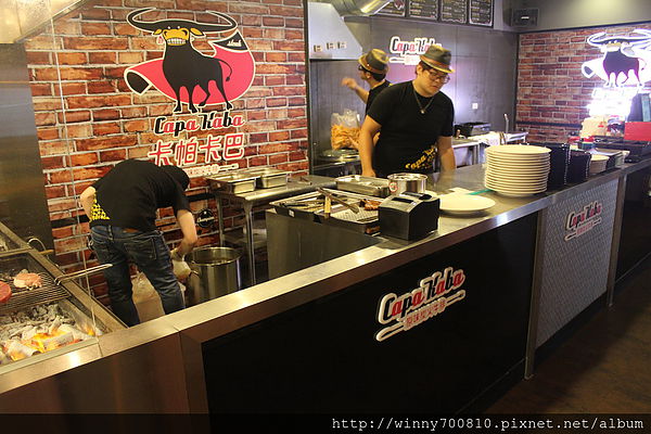 卡帕卡巴Capa Kaba-原味炭火牛排(士林基河總店):台北 士林夜市 【非凡大探索報導 炭火烤排超正點! 】卡帕卡巴Capa Kaba-原味炭火牛排(士林基河總店)捷運劍潭站