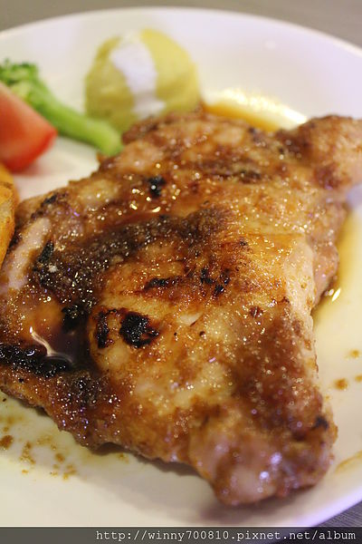 卡帕卡巴Capa Kaba-原味炭火牛排(士林基河總店):台北 士林夜市 【非凡大探索報導 炭火烤排超正點! 】卡帕卡巴Capa Kaba-原味炭火牛排(士林基河總店)捷運劍潭站