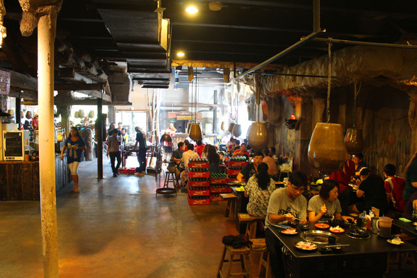 逐鹿炭火燒肉：[台南]燒肉吃到飽 很紅的逐鹿燒肉