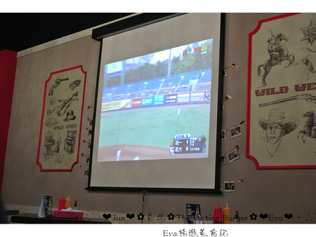 The Dating Burger 美式餐廳(羅東超人店):【食記】oO。宜蘭 羅東 The Dating Burger 特別又好吃的波蘿小漢堡,大家趕快來吃嚐鮮喲~。o○。