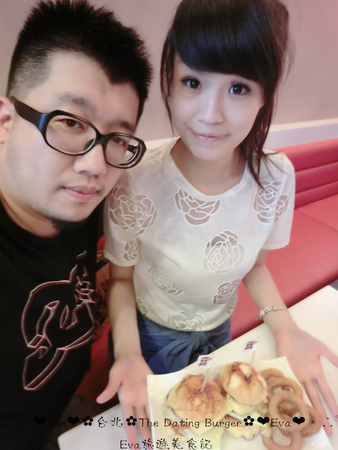 The Dating Burger 美式餐廳(羅東超人店):【食記】oO。宜蘭 羅東 The Dating Burger 特別又好吃的波蘿小漢堡,大家趕快來吃嚐鮮喲~。o○。
