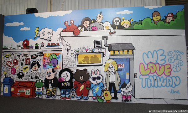 LINE互動樂園展(台中場): LINE FRIENDS 互動樂園(台中)❤好可愛好好拍~103.07.09