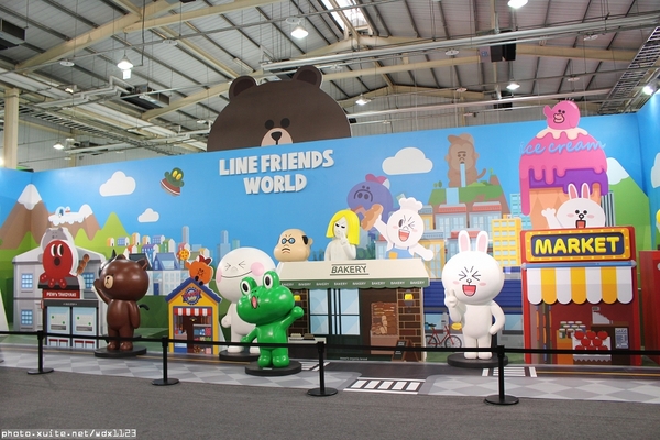 LINE互動樂園展(台中場): LINE FRIENDS 互動樂園(台中)❤好可愛好好拍~103.07.09