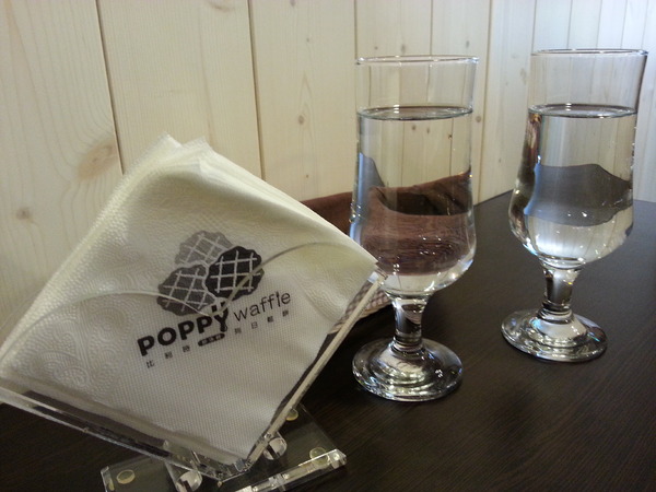 Poppy Waffle 比利時鬆餅(虎尾店)：[雲林][美食]Poppy Waffle~悠閒體驗輕食下午茶美味