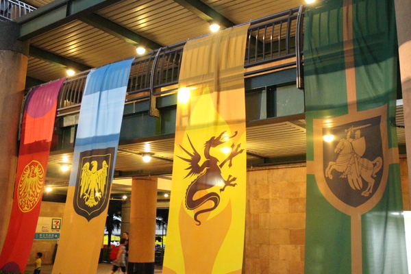 新北市兒童藝術節之童話城堡(新北市府廣場)：媽呀~~我來到大人國了「新北市兒童藝術節」之童話城堡