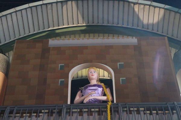 新北市兒童藝術節之童話城堡(新北市府廣場)：媽呀~~我來到大人國了「新北市兒童藝術節」之童話城堡