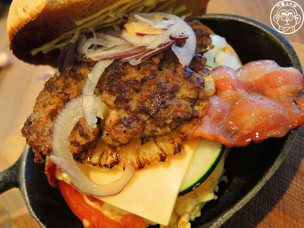 LOCO FOOD 樂口福咖啡:呷飽祙【台北中山・LOCO FOOD 樂口福】鐵鍋早餐大行其道