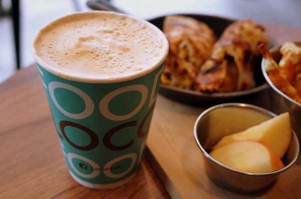 LOCO FOOD 樂口福咖啡:(胖樺食記)台北中山必吃早餐"LOCO FOOD 樂口福"。大排長龍為那鐵鍋酥皮蛋捲及大口咬個堡。