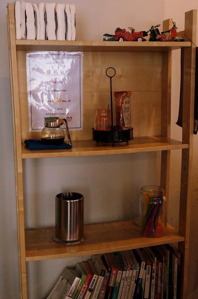 LOCO FOOD 樂口福咖啡:(胖樺食記)台北中山必吃早餐"LOCO FOOD 樂口福"。大排長龍為那鐵鍋酥皮蛋捲及大口咬個堡。