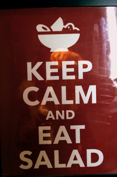 LOCO FOOD 樂口福咖啡:(胖樺食記)台北中山必吃早餐"LOCO FOOD 樂口福"。大排長龍為那鐵鍋酥皮蛋捲及大口咬個堡。