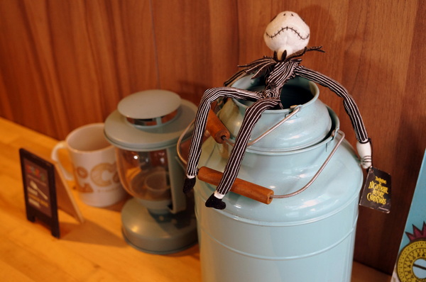 LOCO FOOD 樂口福咖啡:(胖樺食記)台北中山必吃早餐"LOCO FOOD 樂口福"。大排長龍為那鐵鍋酥皮蛋捲及大口咬個堡。