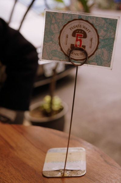 LOCO FOOD 樂口福咖啡:(胖樺食記)台北中山必吃早餐"LOCO FOOD 樂口福"。大排長龍為那鐵鍋酥皮蛋捲及大口咬個堡。