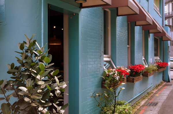 LOCO FOOD 樂口福咖啡:(胖樺食記)台北中山必吃早餐"LOCO FOOD 樂口福"。大排長龍為那鐵鍋酥皮蛋捲及大口咬個堡。