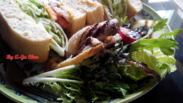 卡加米亞咖啡：【臺南Ω中西區】卡加米亞咖啡。在怎麼拍都很文青的老屋中享用美味早午餐與手作甜點