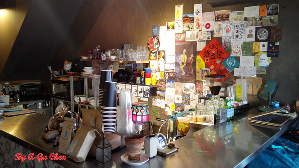 卡加米亞咖啡：【臺南Ω中西區】卡加米亞咖啡。在怎麼拍都很文青的老屋中享用美味早午餐與手作甜點