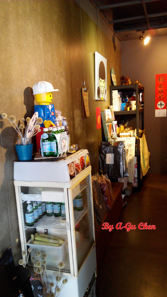 卡加米亞咖啡：【臺南Ω中西區】卡加米亞咖啡。在怎麼拍都很文青的老屋中享用美味早午餐與手作甜點