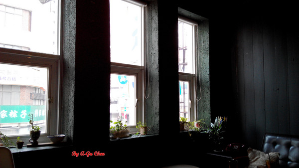 卡加米亞咖啡：【臺南Ω中西區】卡加米亞咖啡。在怎麼拍都很文青的老屋中享用美味早午餐與手作甜點