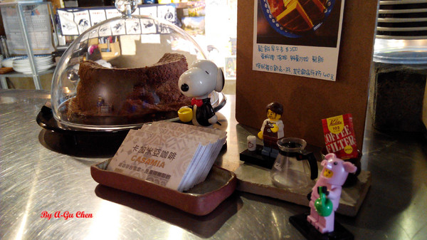 卡加米亞咖啡：【臺南Ω中西區】卡加米亞咖啡。在怎麼拍都很文青的老屋中享用美味早午餐與手作甜點