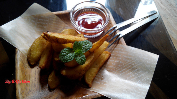 卡加米亞咖啡：【臺南Ω中西區】卡加米亞咖啡。在怎麼拍都很文青的老屋中享用美味早午餐與手作甜點