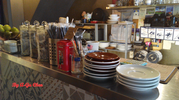 卡加米亞咖啡：【臺南Ω中西區】卡加米亞咖啡。在怎麼拍都很文青的老屋中享用美味早午餐與手作甜點