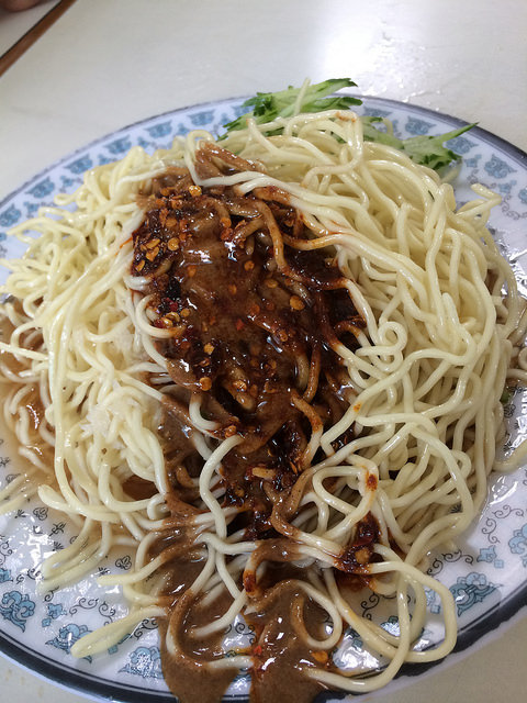 戴記福建涼麵：[夏日涼麵特輯]PART1炎炎夏日除了吃冰.玩水消暑~中午大熱天食慾不振的時候,最適合吃涼麵了！