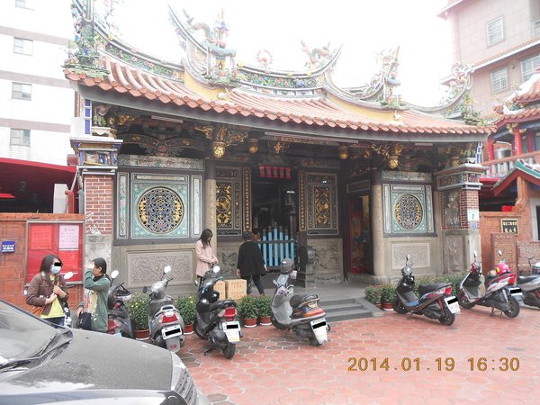 鳳山縣城東便門：文化公車遊趣(十三)~鳳邑巡禮之鳳山龍山寺篇