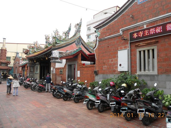鳳山縣城東便門：文化公車遊趣(十三)~鳳邑巡禮之鳳山龍山寺篇