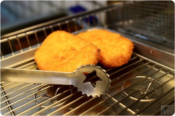 喜多方拉麵燒:喜多方-拉麵燒-用心料理與好食材的拉麵漢堡