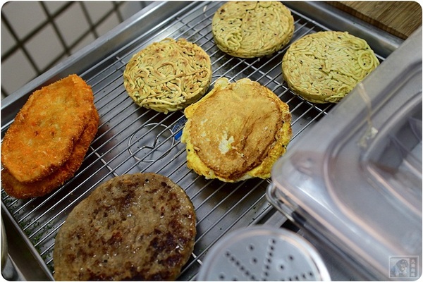 喜多方拉麵燒:喜多方-拉麵燒-用心料理與好食材的拉麵漢堡