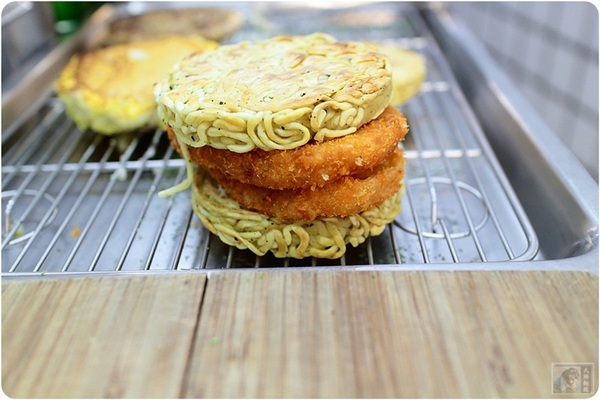 喜多方拉麵燒:喜多方-拉麵燒-用心料理與好食材的拉麵漢堡