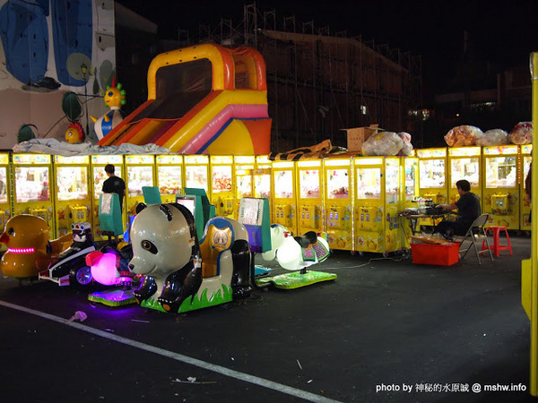 經貿文創觀光夜市：【景點】台中水湳經貿文創觀光夜市村@西屯 : 攤販多,規模頗大,同質性略高,停車空間有待改善的新夜市