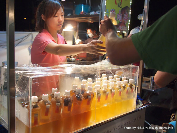 經貿文創觀光夜市：【景點】台中水湳經貿文創觀光夜市村@西屯 : 攤販多,規模頗大,同質性略高,停車空間有待改善的新夜市