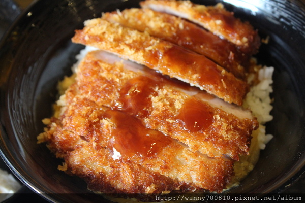 新丼:台北/中山 【新丼-有創意、超新鮮、份量夠、真的讓人很心動!】 捷運中山站