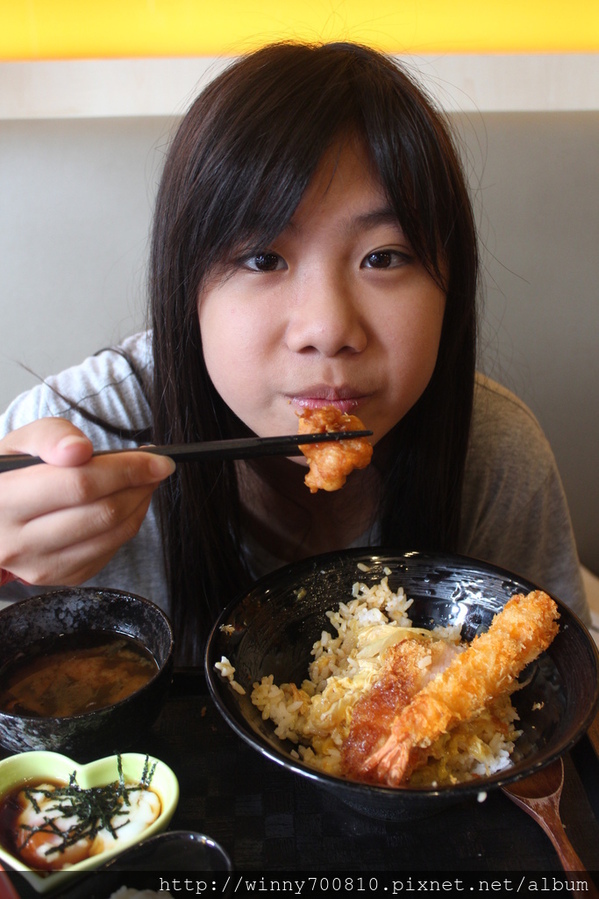 新丼:台北/中山 【新丼-有創意、超新鮮、份量夠、真的讓人很心動!】 捷運中山站