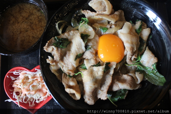 新丼:台北/中山 【新丼-有創意、超新鮮、份量夠、真的讓人很心動!】 捷運中山站