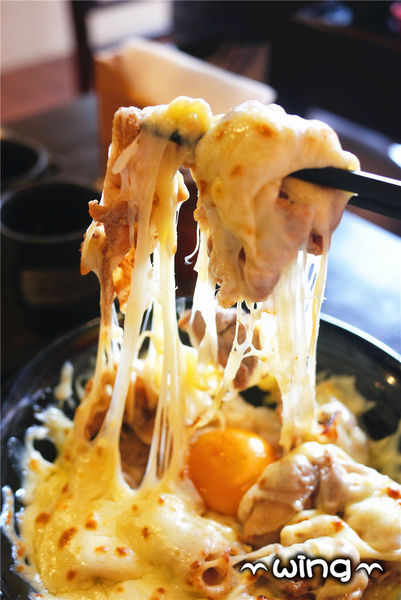 新丼：［台北中山區］份量超值讓人心動。【新丼】創意起司丼飯/蔥花牛肉丼飯/炸豬排體驗(捷運中山站美食餐廳)