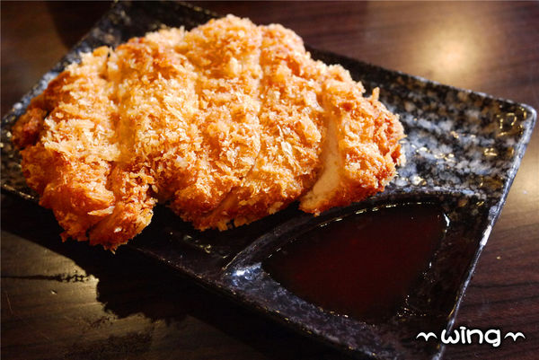 新丼：［台北中山區］份量超值讓人心動。【新丼】創意起司丼飯/蔥花牛肉丼飯/炸豬排體驗(捷運中山站美食餐廳)