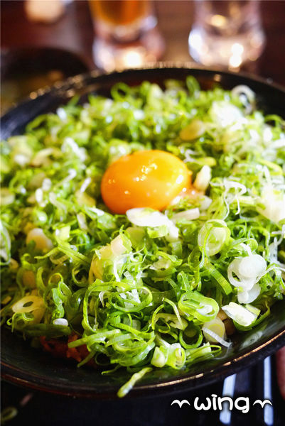 新丼：［台北中山區］份量超值讓人心動。【新丼】創意起司丼飯/蔥花牛肉丼飯/炸豬排體驗(捷運中山站美食餐廳)