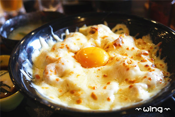 新丼：［台北中山區］份量超值讓人心動。【新丼】創意起司丼飯/蔥花牛肉丼飯/炸豬排體驗(捷運中山站美食餐廳)