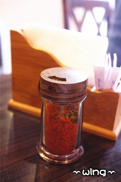 新丼：［台北中山區］份量超值讓人心動。【新丼】創意起司丼飯/蔥花牛肉丼飯/炸豬排體驗(捷運中山站美食餐廳)