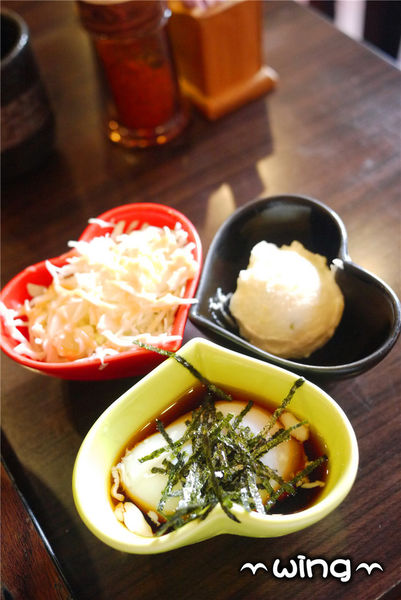新丼：［台北中山區］份量超值讓人心動。【新丼】創意起司丼飯/蔥花牛肉丼飯/炸豬排體驗(捷運中山站美食餐廳)