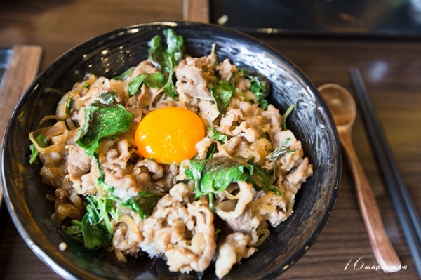 新丼：台北中山捷運站美食 新丼日式丼飯 口味超多~好平價