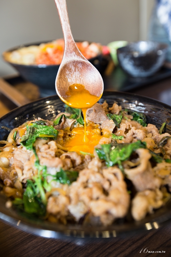 新丼：台北中山捷運站美食 新丼日式丼飯 口味超多~好平價