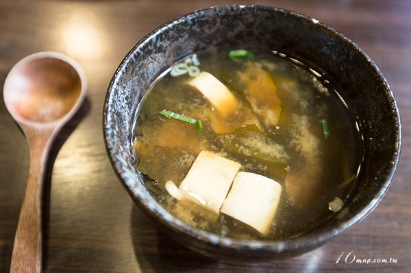 新丼：台北中山捷運站美食 新丼日式丼飯 口味超多~好平價