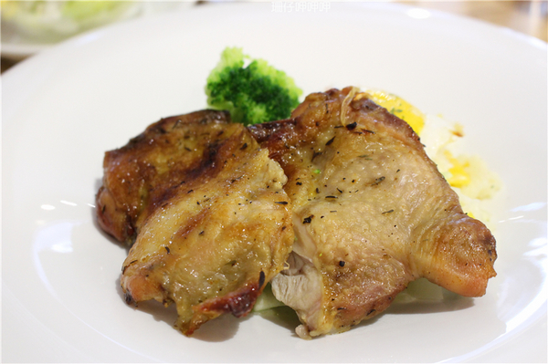 覺樂cafe：覺樂café✪拿破崙水果冰淇淋❤最對味兒~103.08.14