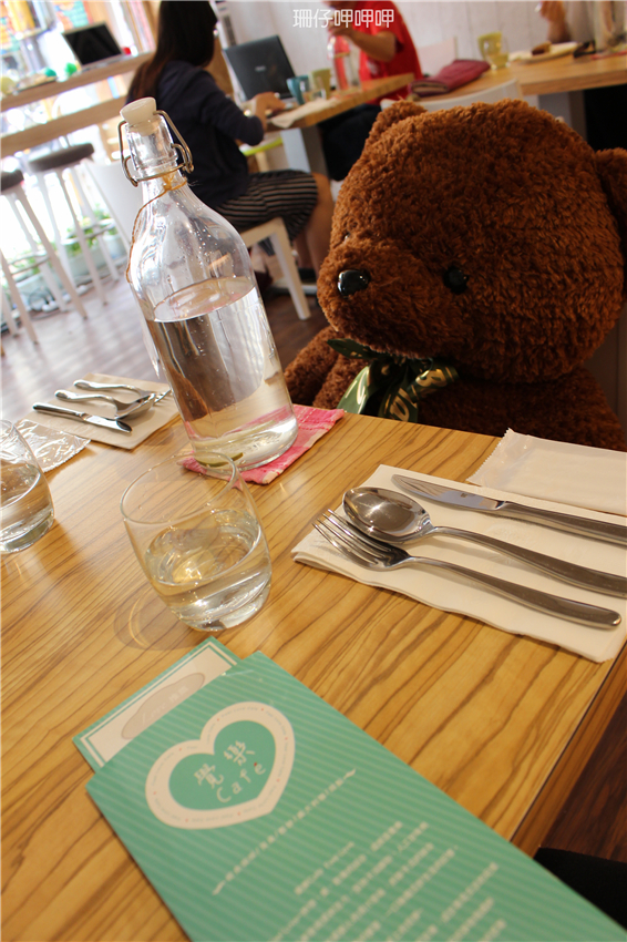 覺樂cafe：覺樂café✪拿破崙水果冰淇淋❤最對味兒~103.08.14