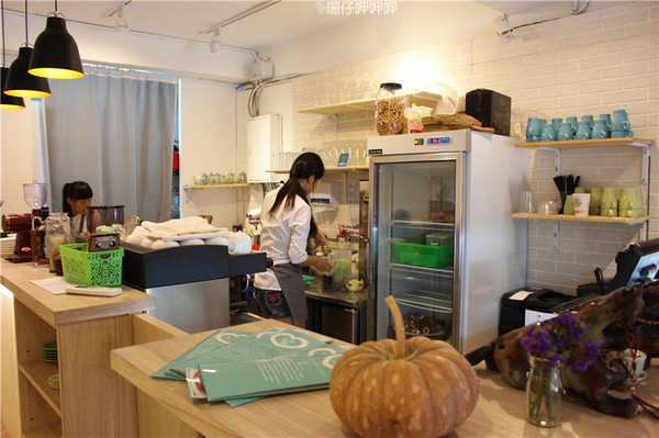 覺樂cafe：覺樂café✪拿破崙水果冰淇淋❤最對味兒~103.08.14