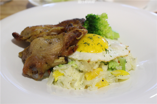 覺樂cafe：覺樂café✪拿破崙水果冰淇淋❤最對味兒~103.08.14